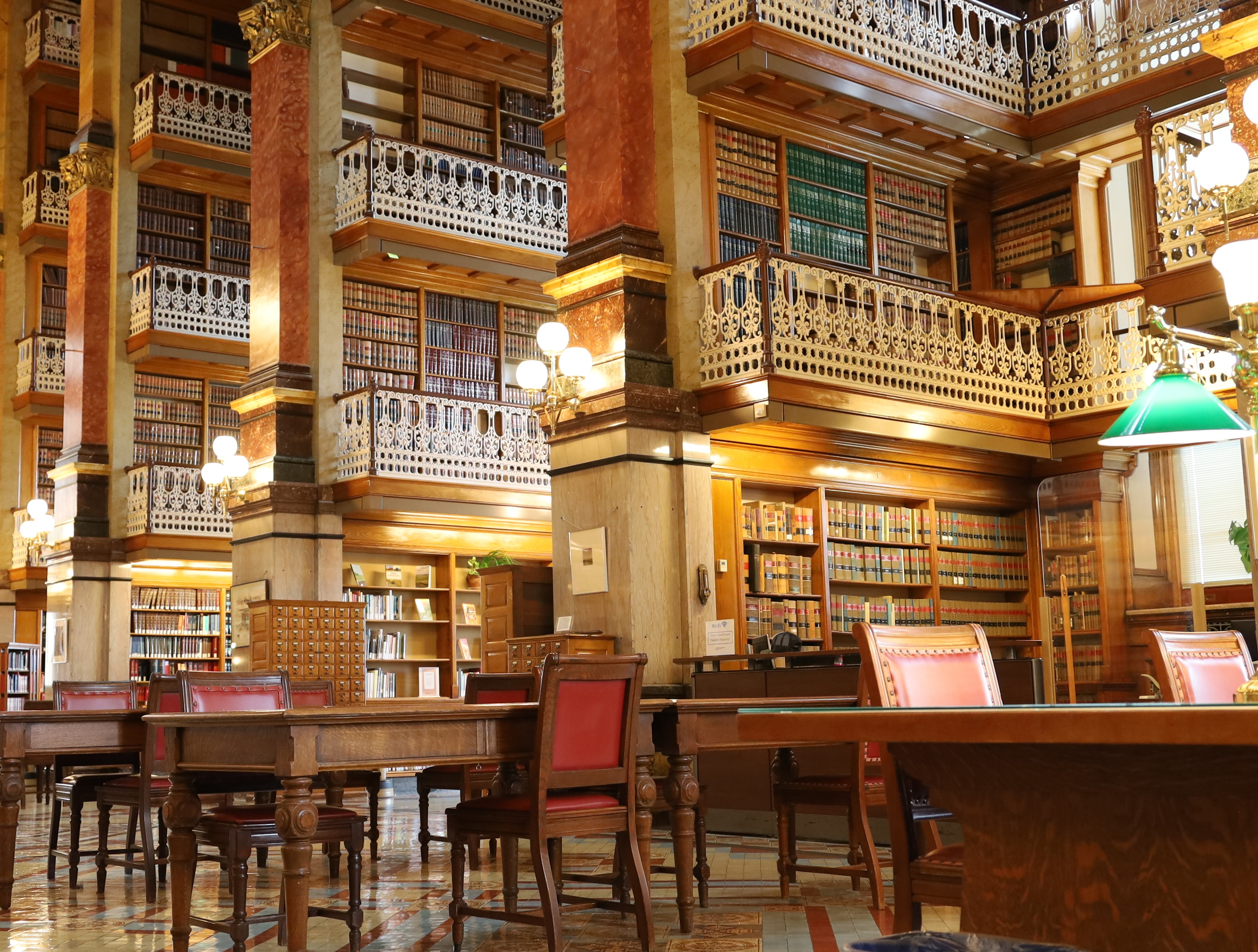 A photo of the State Law Library in the Iowa Capital Building.